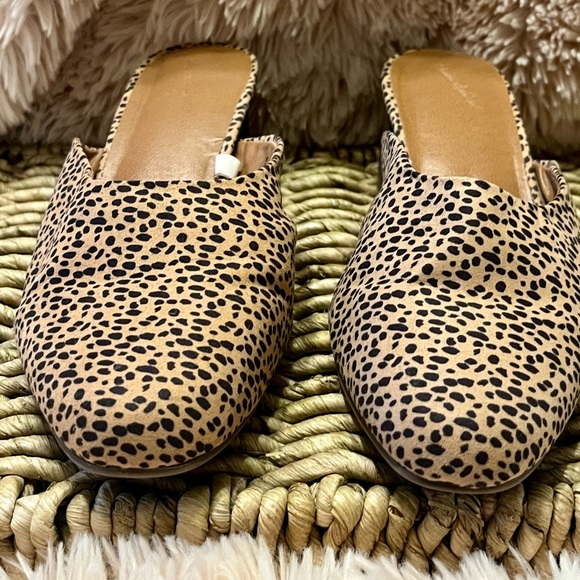 Universal Thread Leopard Print Mule - Picture 3 of 11